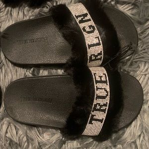 Girls True Religion Slides 11c